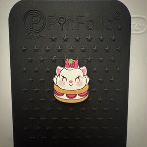 Disney Munchling Marie Pin